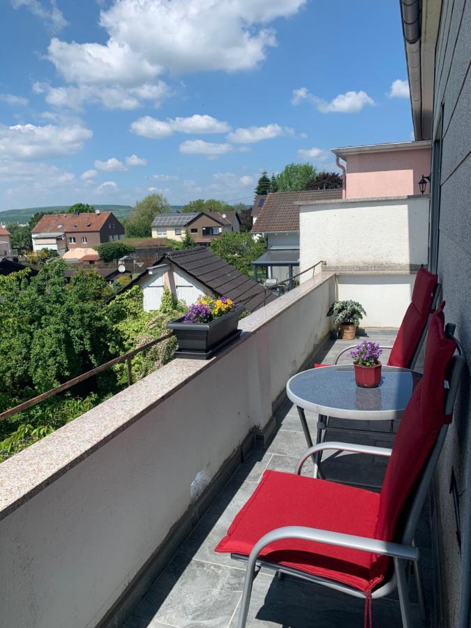 Moderne Ferienwohnung Mit Balkon Im Schoenen Saarland Дилинген Екстериор снимка